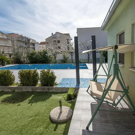 Lazy Dayz Pool Trogir