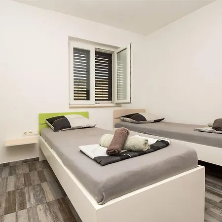Lazy Dayz Pool Apartamento Trogir