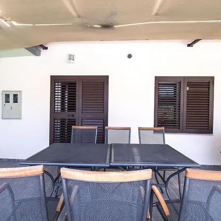 Lazy Dayz Pool Apartamento