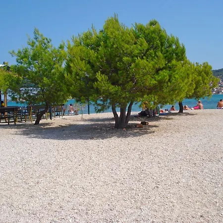 Lazy Dayz Pool Trogir