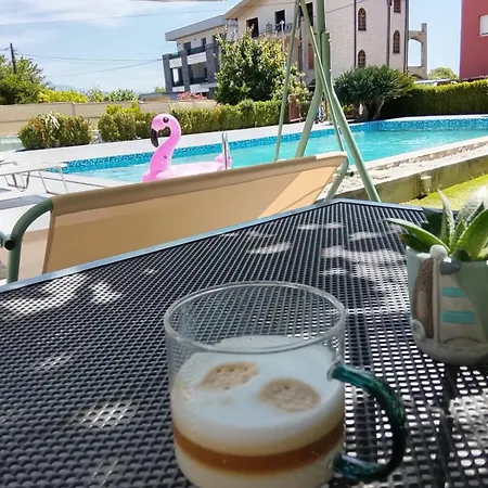 Lazy Dayz Pool * Trogir