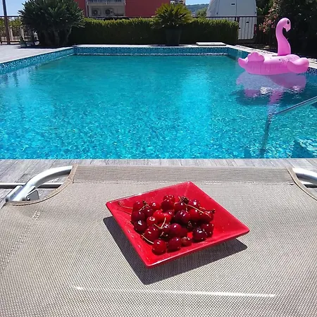 Lazy Dayz Pool Trogir